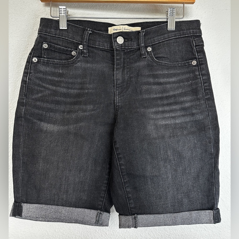Gap Jean Bermuda Cut Offs - Picture 1 of 2